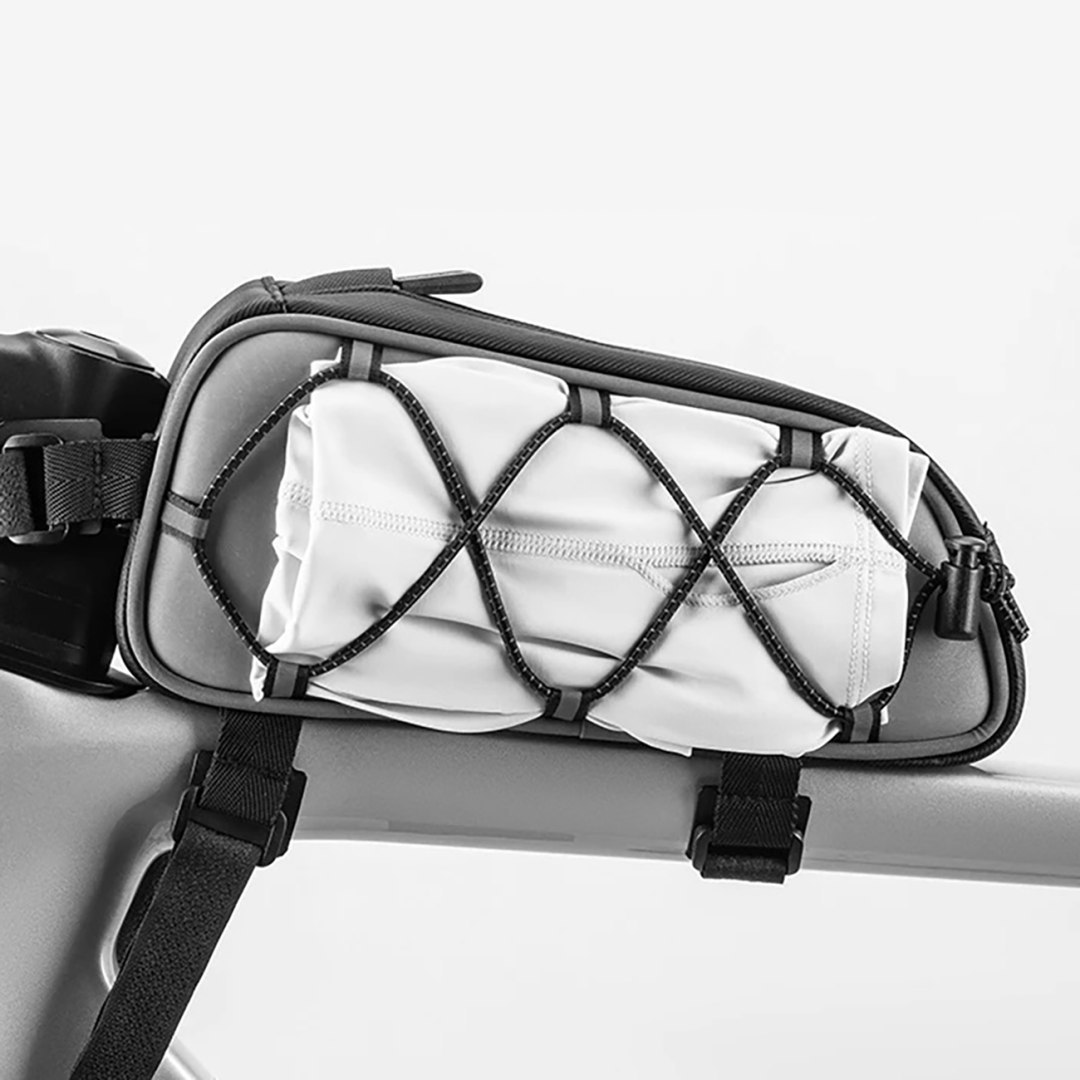 Torba sakwa rowerowa mocowana na ramę 0.9l – srebrna Torba sakwa rowerowa mocowana na ramę 0.9l – srebrna