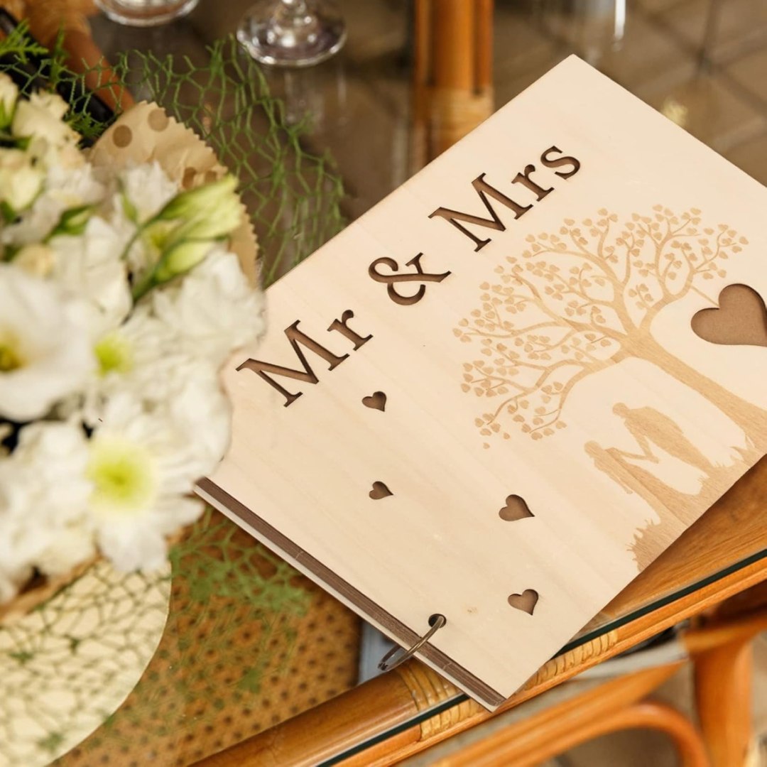 Księga gości drewniana na wesele, z miejscem na zdjęcie, Mr & Mrs